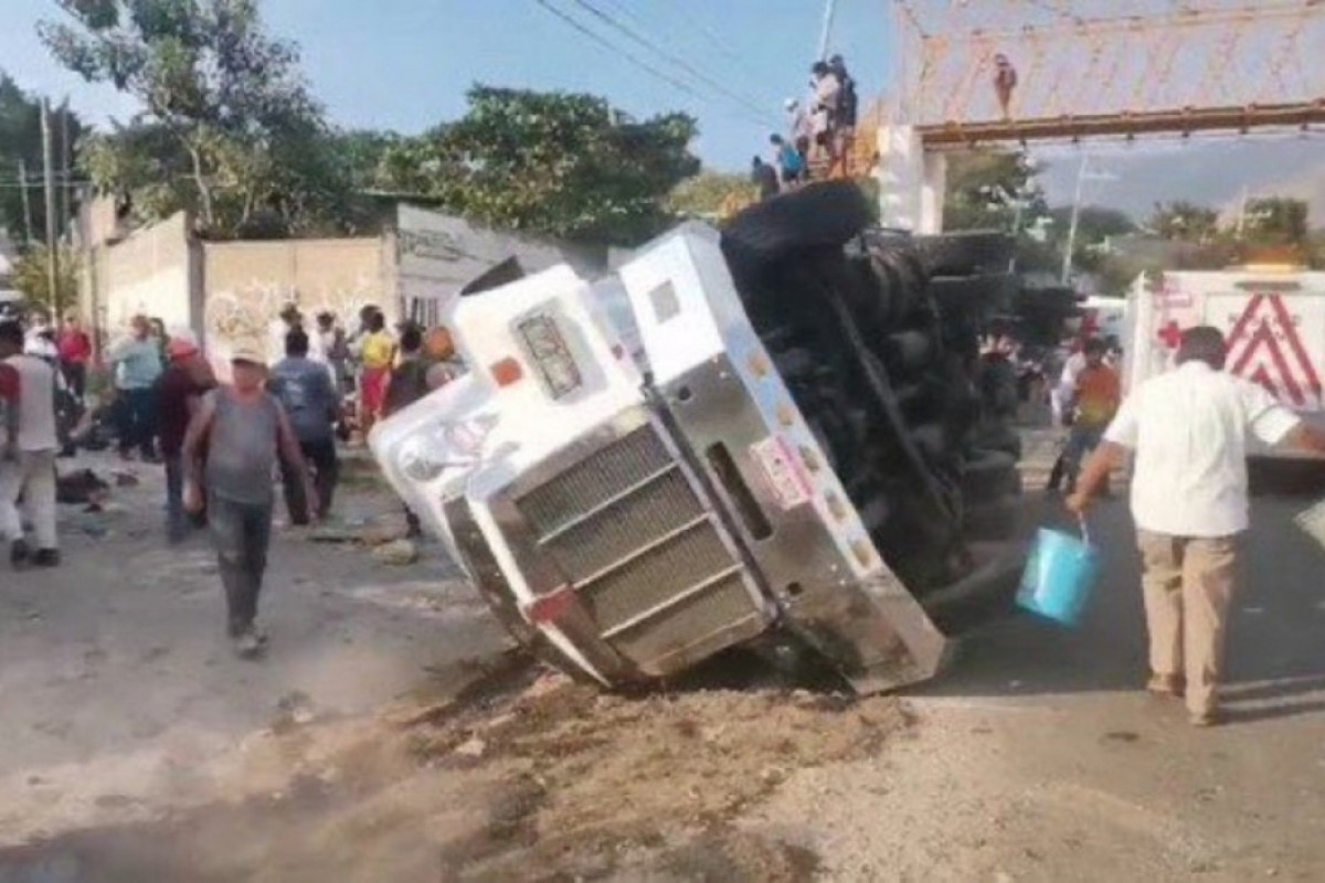 Meksikada yol qəzasında həlak olan miqrantların sayı 55 nəfərə çatıb