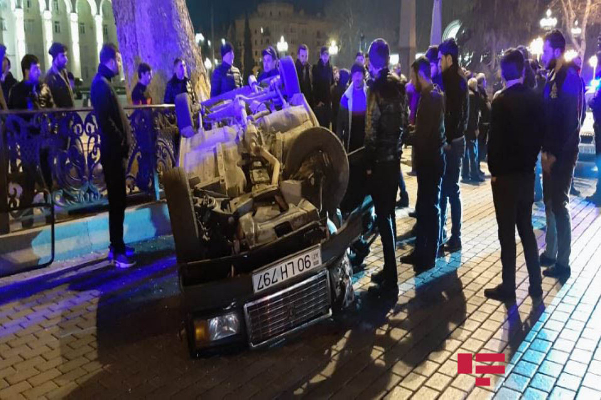 Qəza zamanı "VAZ-2107" aşıb