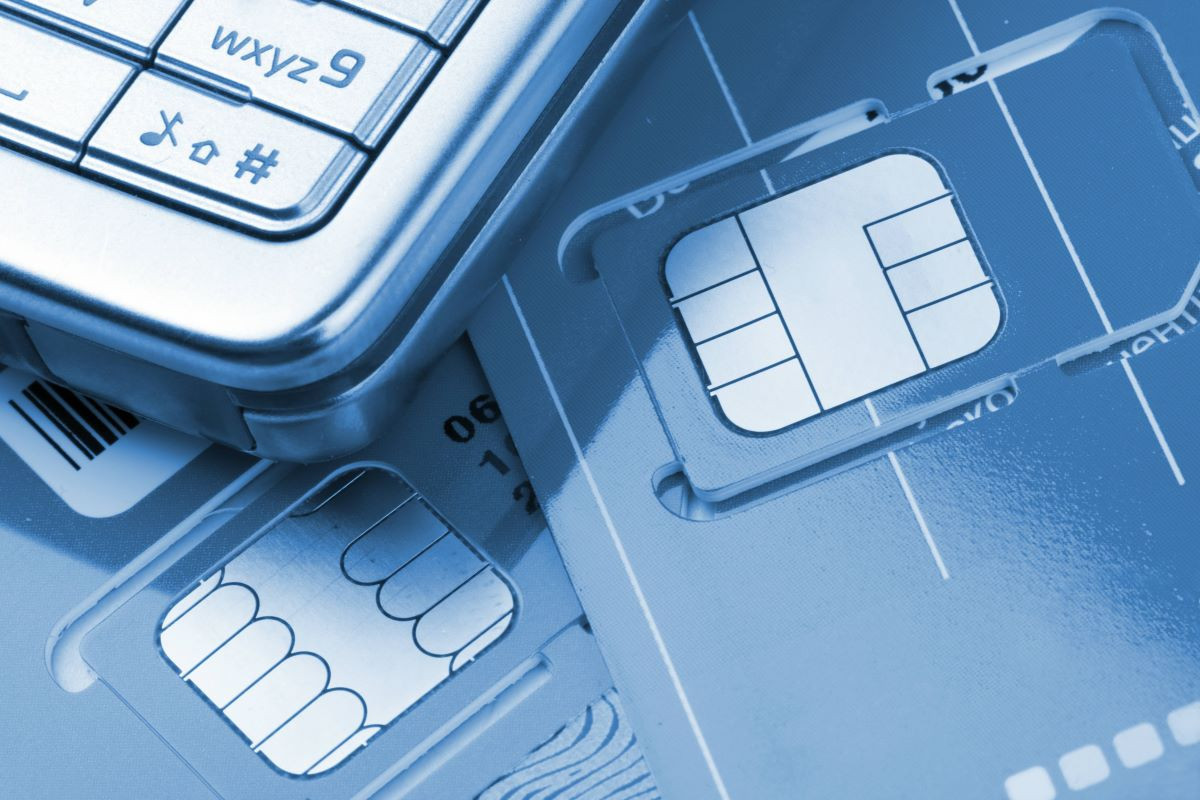 Azərbaycana mobil telefonların idxalı artıb