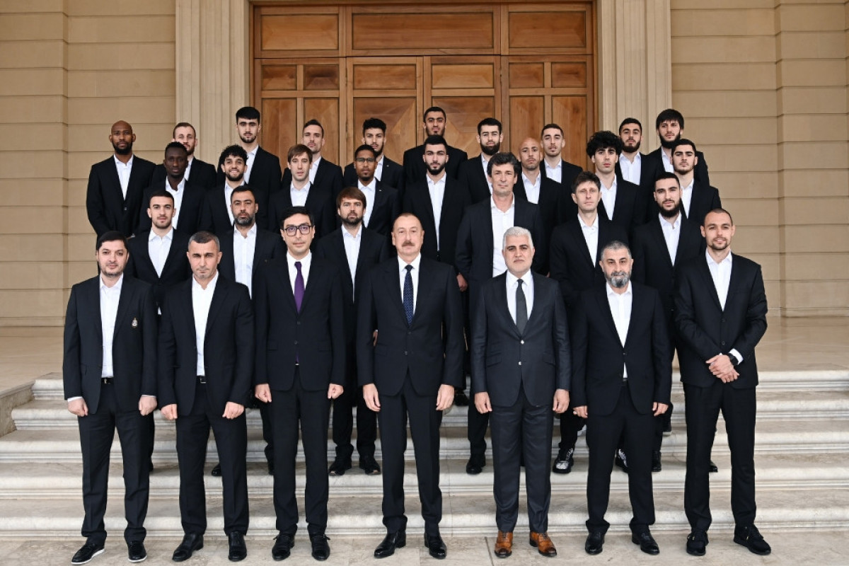 Prezident İlham Əliyev: “İstərdim ki, bizim digər futbol klublarımız “Qarabağ”ın yolu ilə getsin”