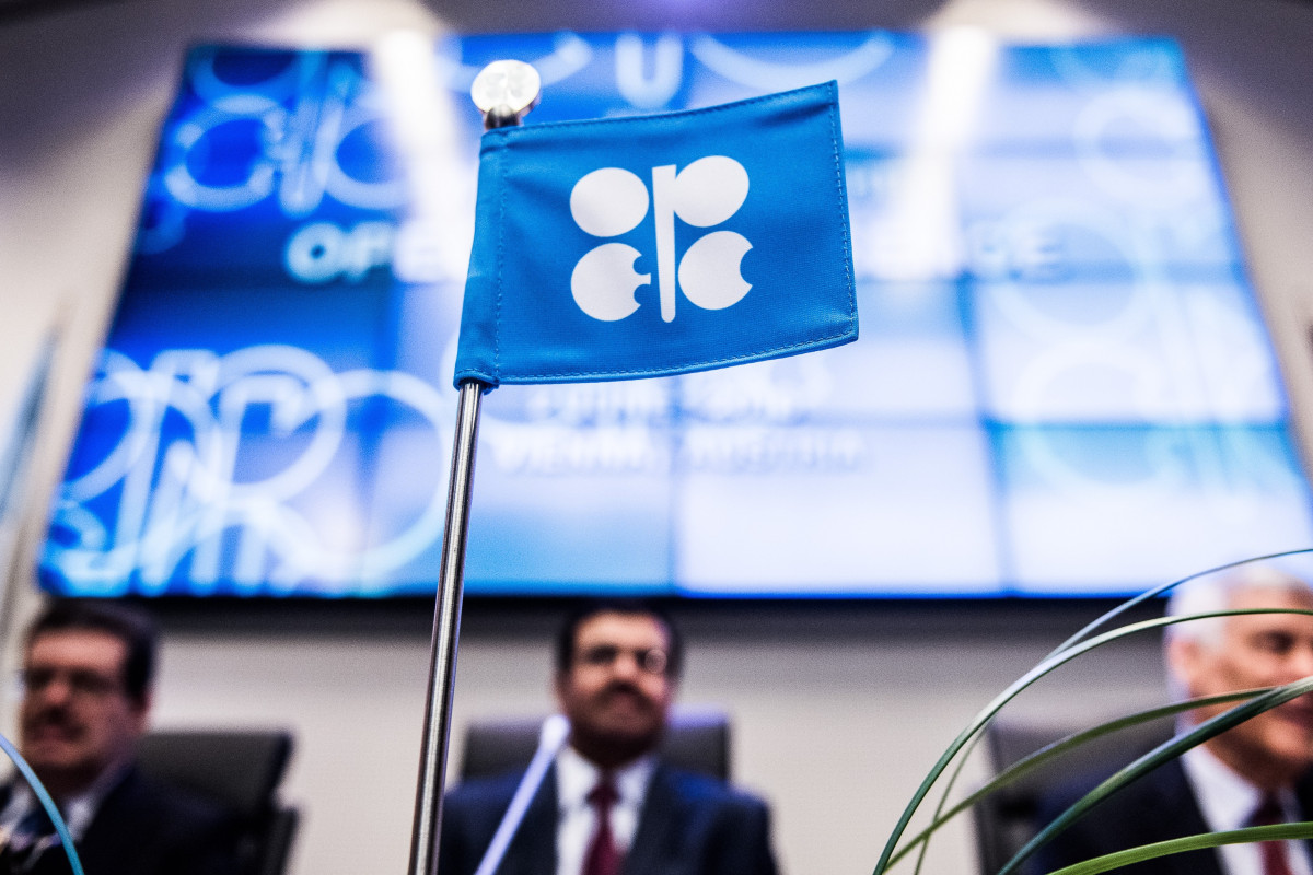 OPEC qlobal iqtisadiyyat üzrə proqnozunu pisləşdirib