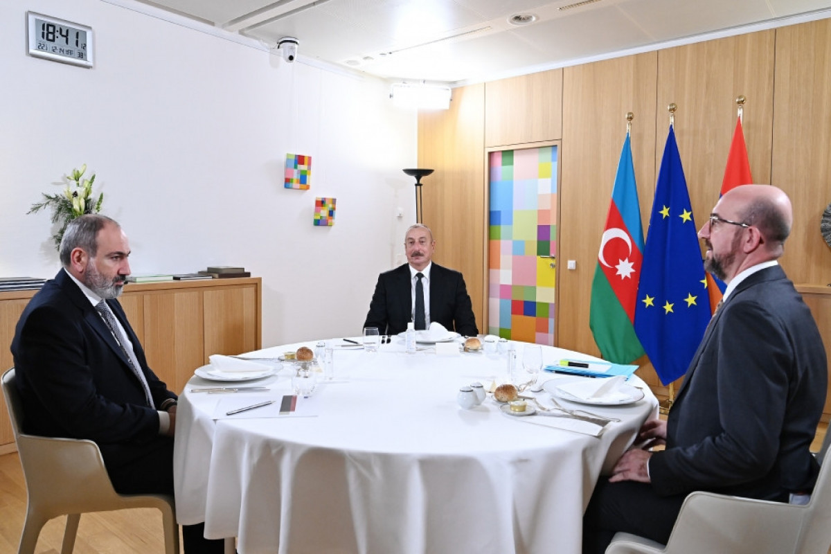 The President of the European Council Charles Michel, the President of the Republic of Azerbaijan Ilham Aliyev, and the Prime Minister of the Republic of Armenia Nikol Pashinyan