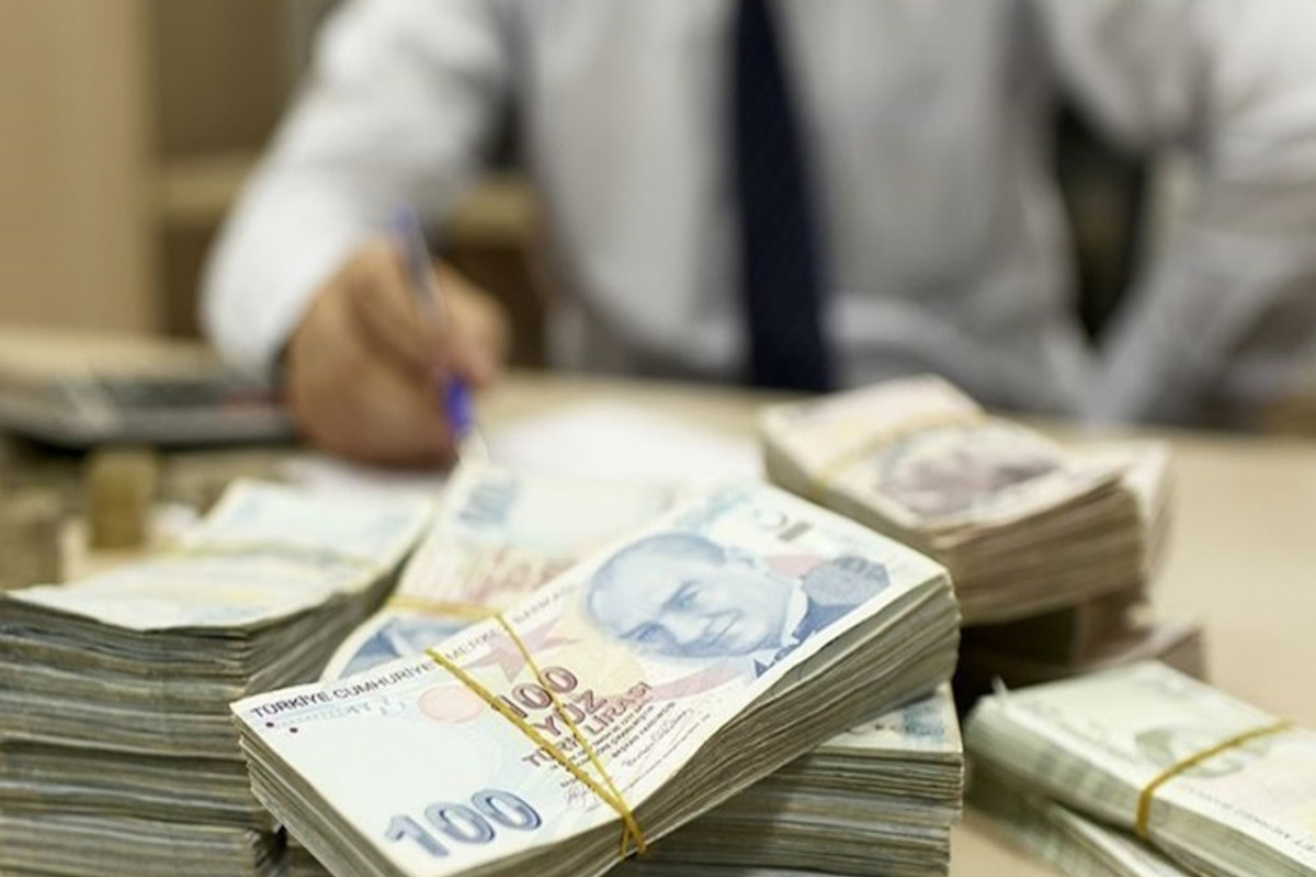 Lirə 12 qəpikdən aşağı düşüb
