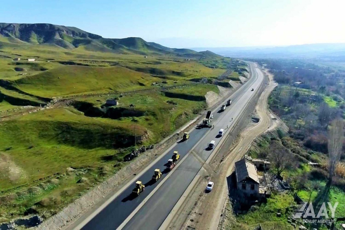 Xudafərin-Qubadlı-Laçın avtomobil yolunun asfaltlanmasına başlanılıb