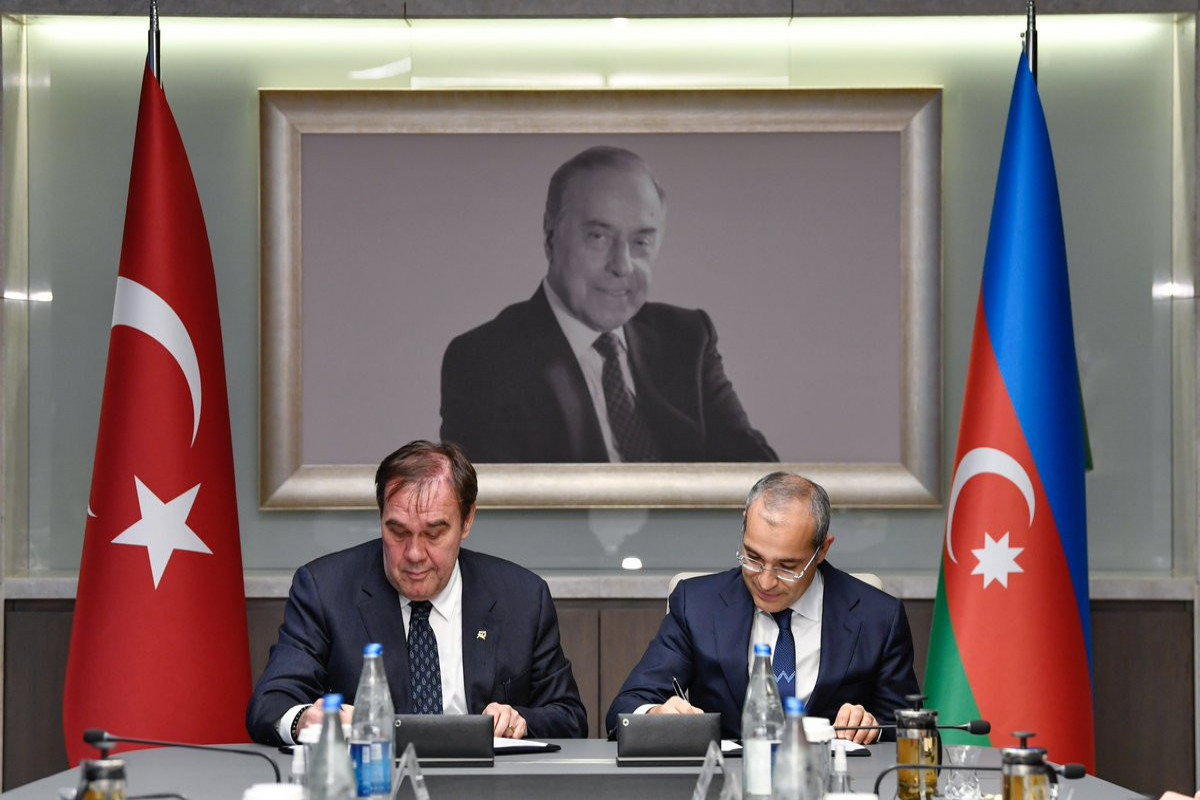 İqtisadiyyat Nazirliyi və "Demirören" Holdinq arasında memorandum imzalanıb