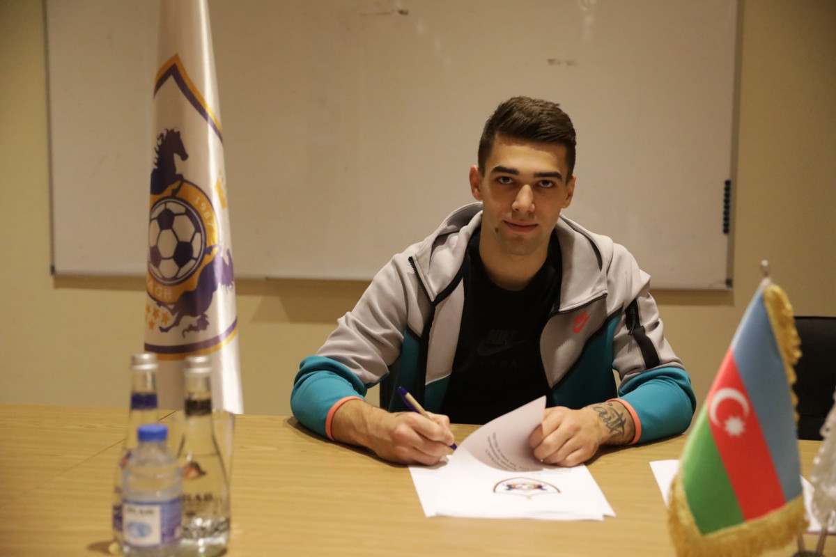 “Qarabağ”ın yeni transferi: "Ronaldonu bəyənirəm, amma Messi deyənlərlə mübahisə etməyəcəyəm" - MÜSAHİBƏ 