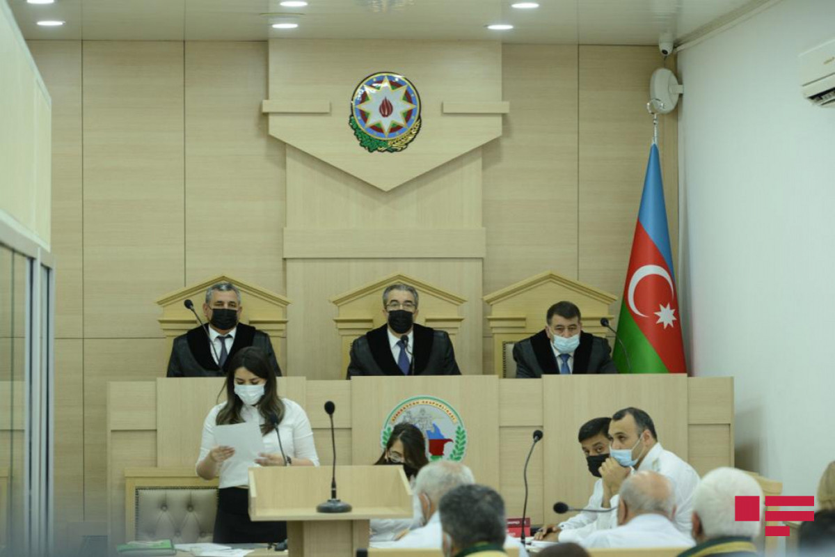 Boşanmaq istəyən arvadını qətlə yetirən şəxsə 13 il həbs cəzası verilib
