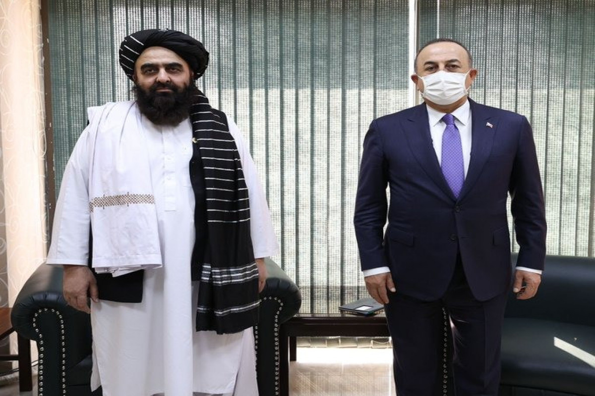 Türkiyənin xarici işlər naziri Mövlud Çavuşoğlu, Əfqanıstan xarici işlər naziri vəzifəsini icra edən Əmirxan Muttaki ilə görüş