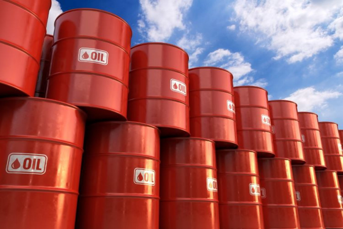 Price of Brent oil increases, WTI decreases