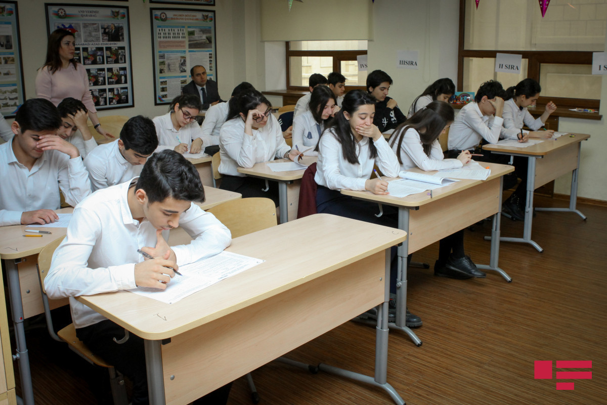 В Баку 134 человека учатся в XII классе