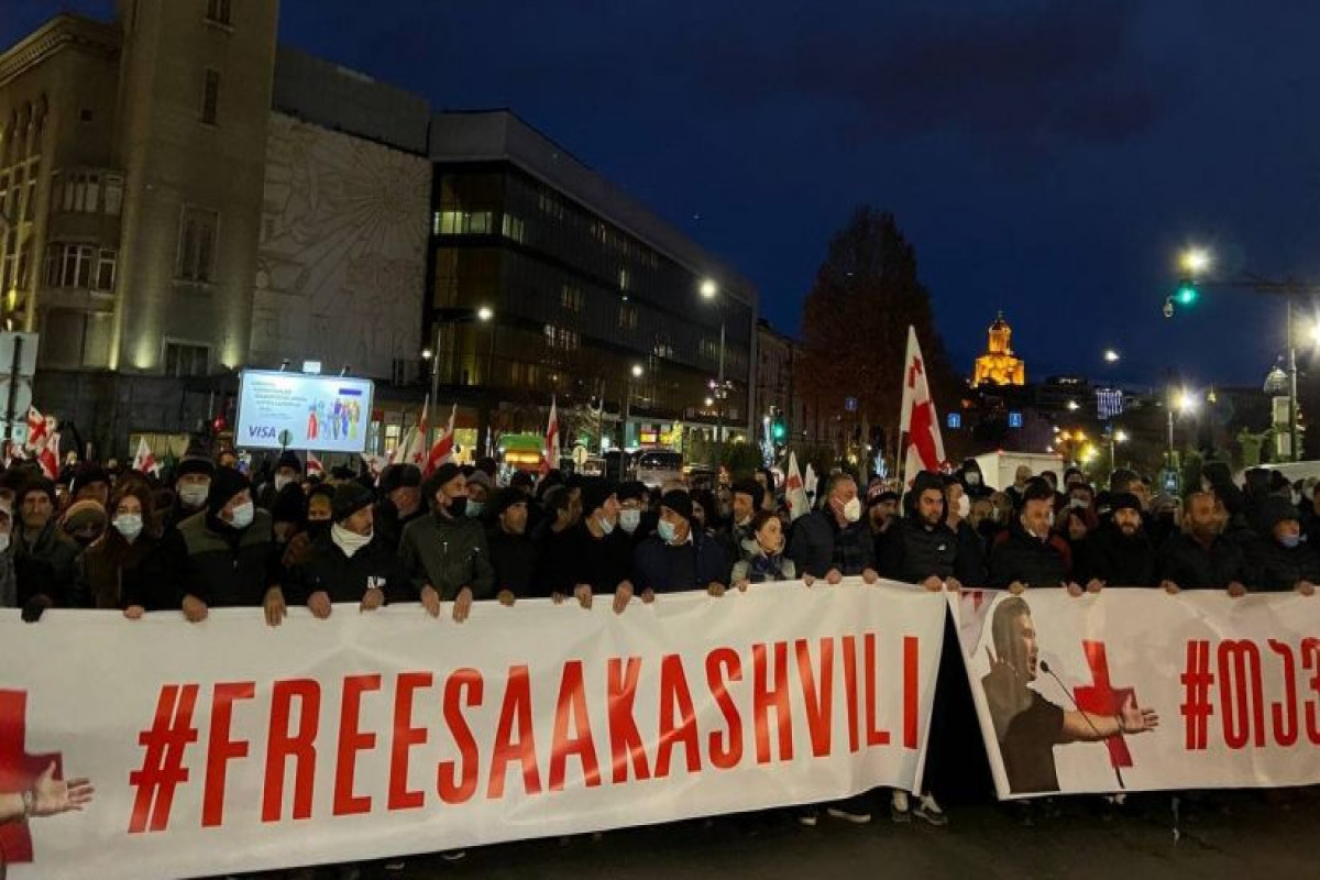 Tbilisidə Saakaşvilinin azadlığa buraxılması tələbi ilə aksiya keçirilib