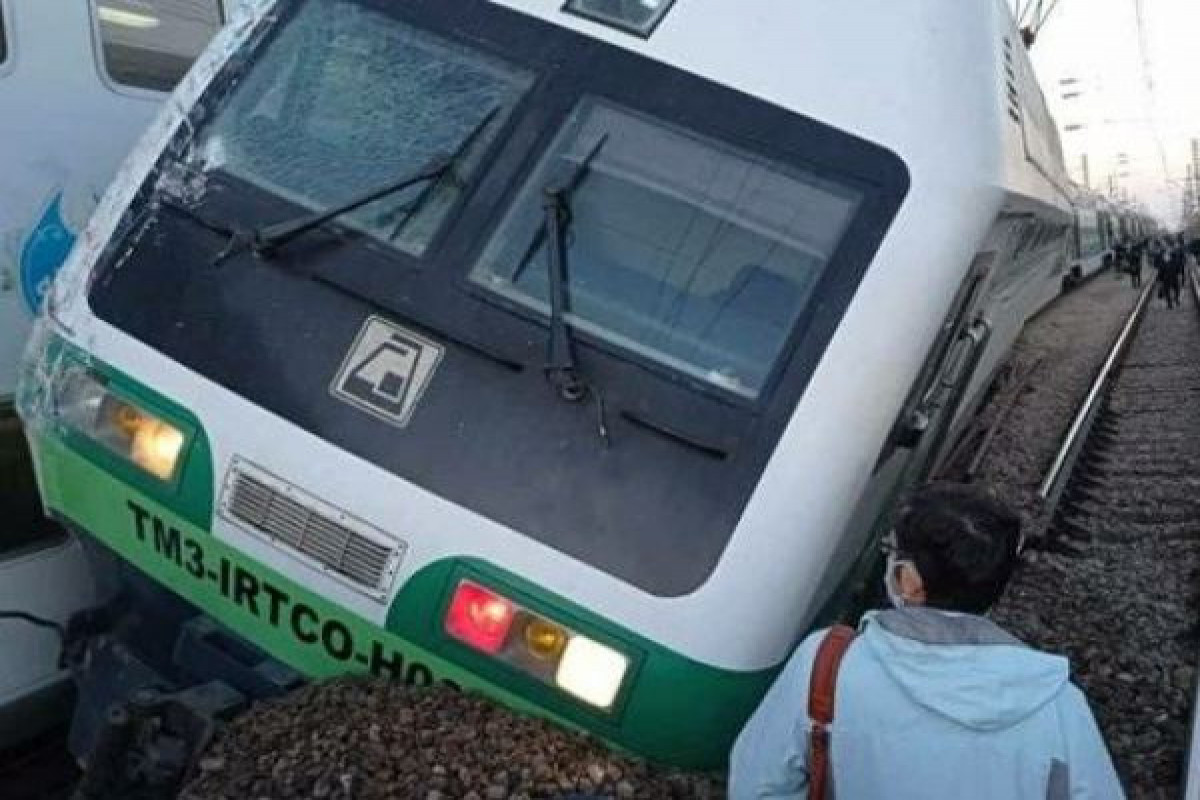 Tehranda metro qatarı relsdən çıxıb, 22 nəfər xəsarət alıb