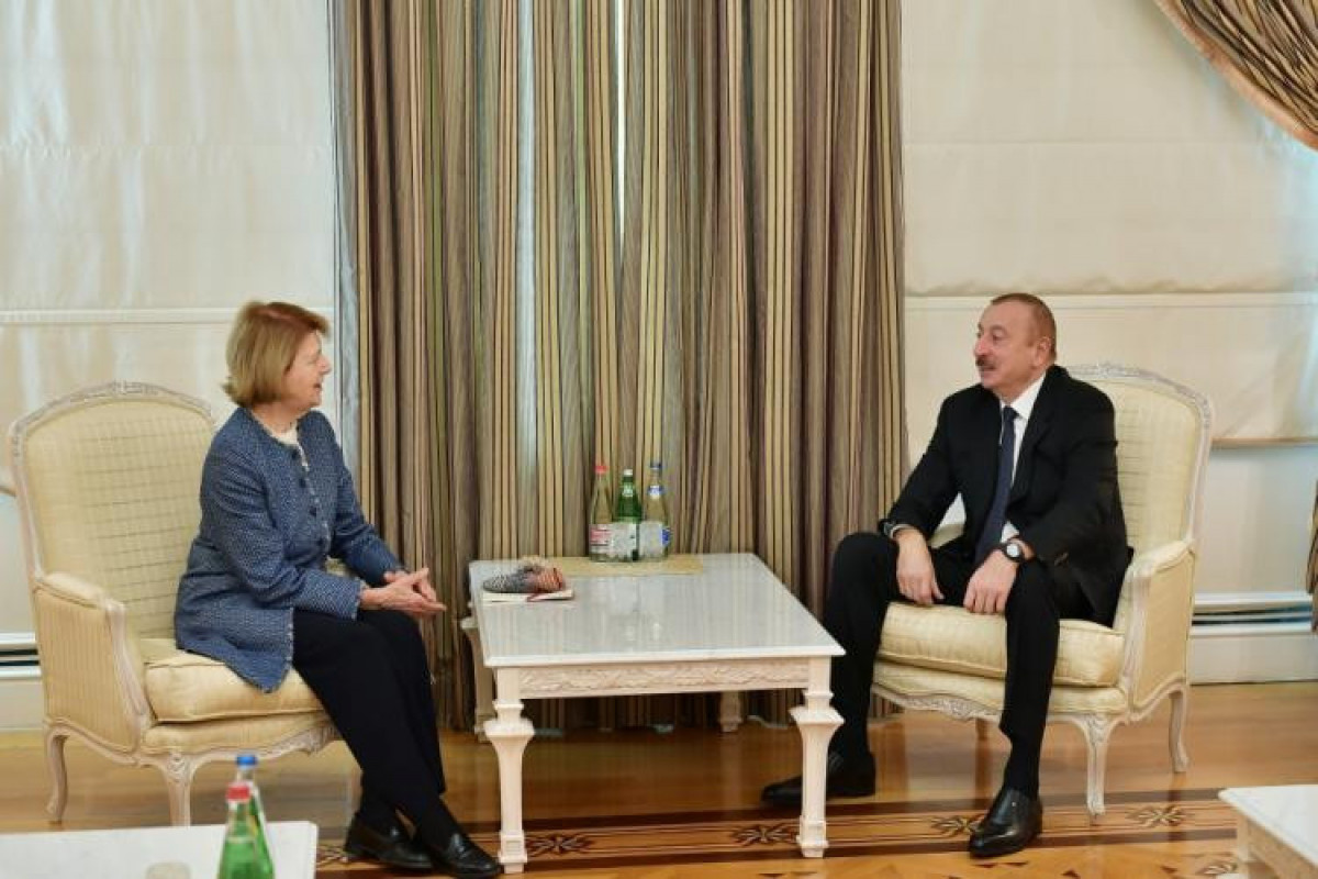 Emma Nikolson və Prezident İlham Əliyev