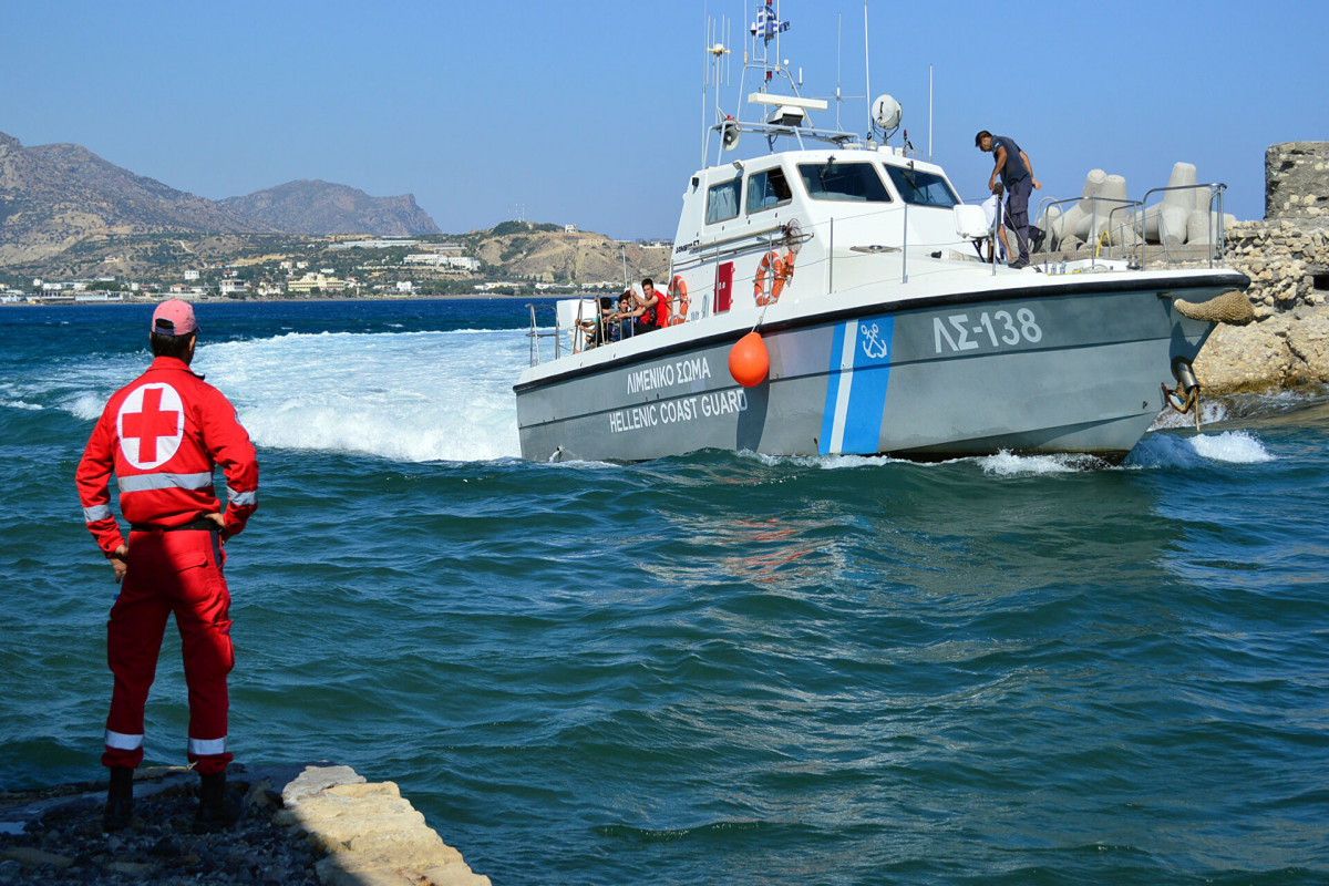 При крушении судна с мигрантами у берегов Греции погибли 11 человек