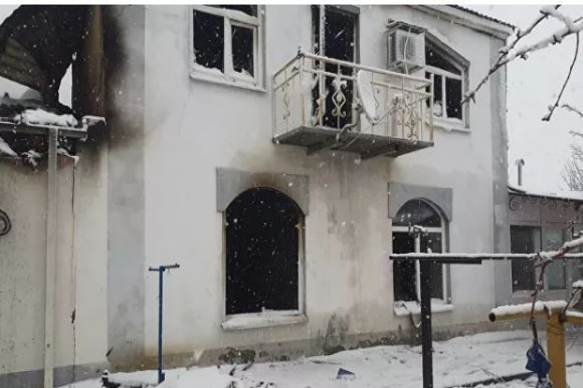 Rusiyada yaşayış binasında yanğın zamanı biri uşaq olmaqla 3 nəfər ölüb
