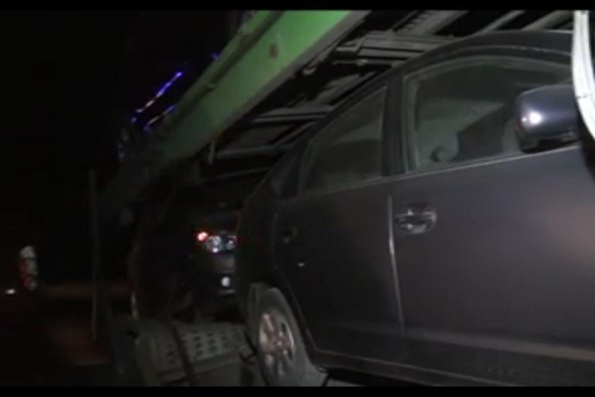 В Геранбое автовоз с партией автомобилей попал в ДТП-ФОТО 
