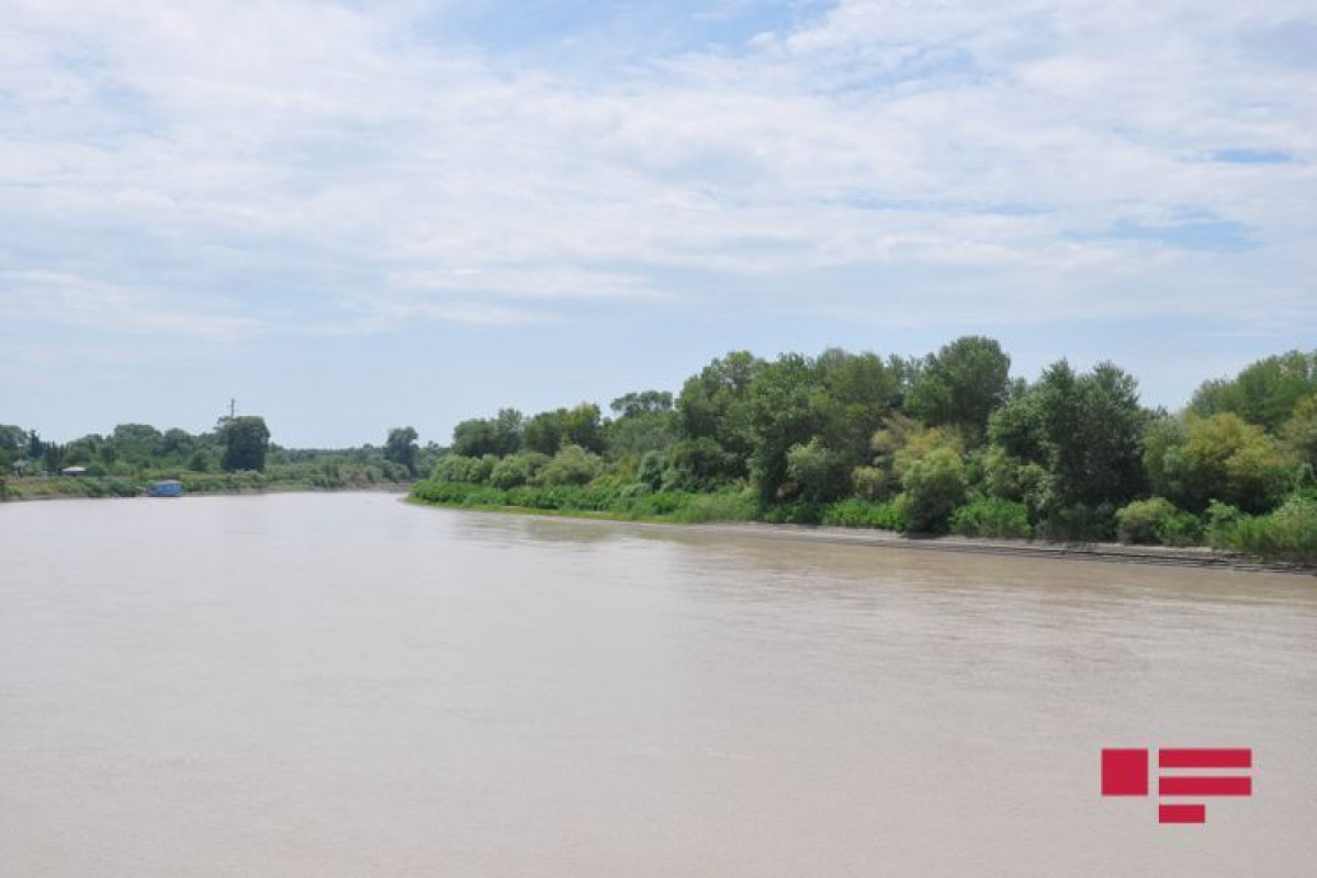 В Хачмазе на берегу реки обнаружены человеческие останки
