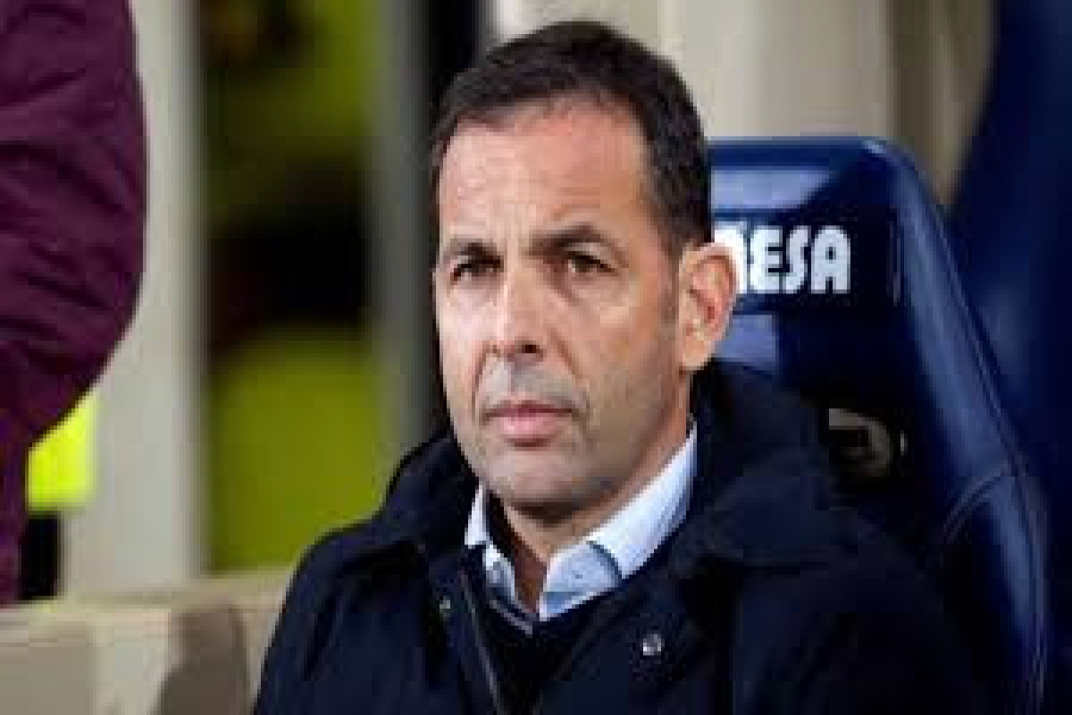 “Alaves” baş məşqçisi ilə yollarını ayırıb