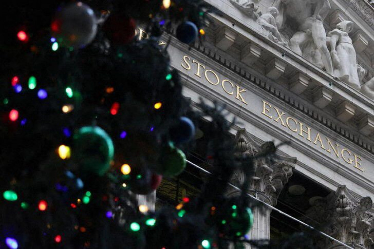 S&P 500 pauses at record high after four-day rally