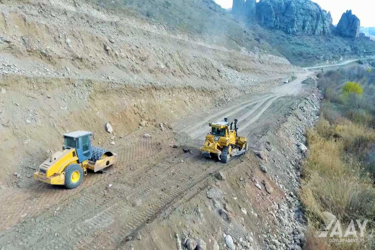 Qubadlı-Eyvazlı yolunun inşası sürətlə davam etdirilir - FOTO  - VİDEO 