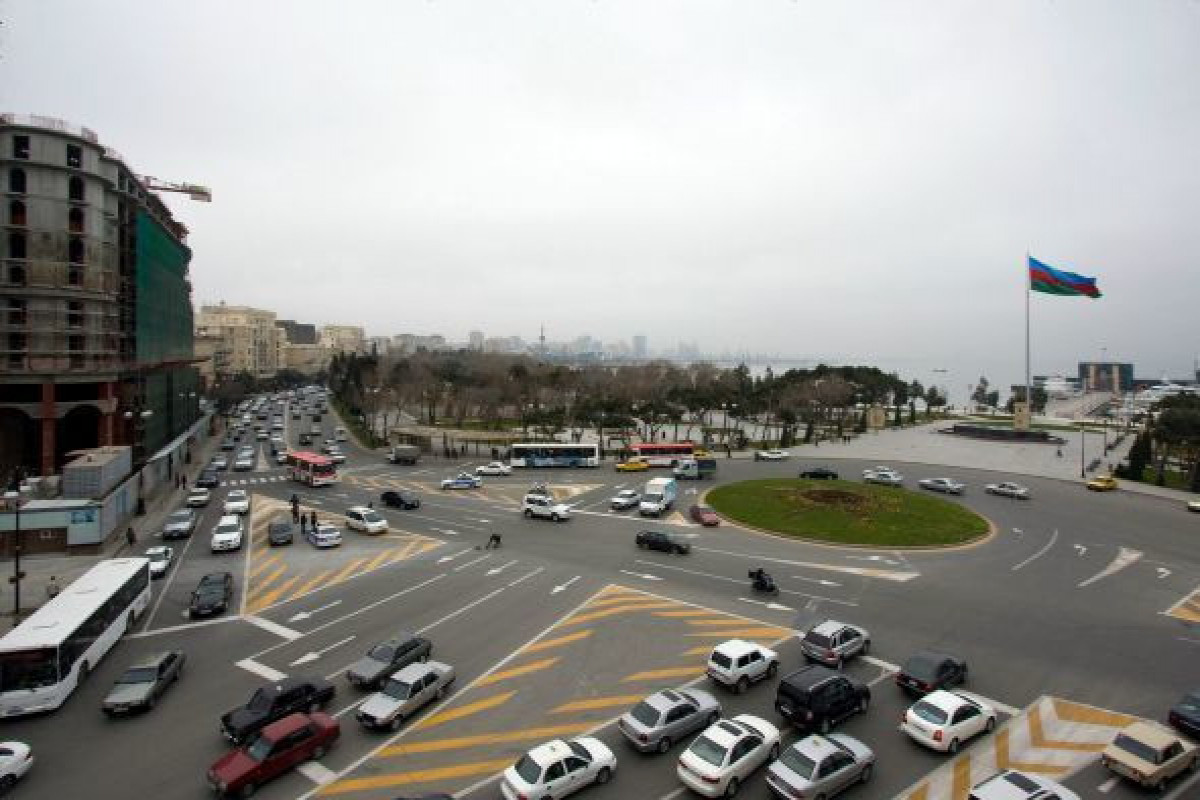 Ограничивается движение автомобилей по площади «Азнефть», Приморскому бульвару – Проспекту нефтяников