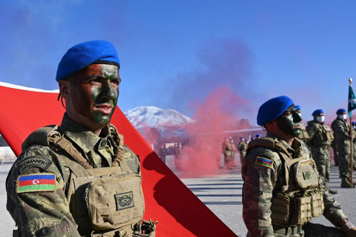 Очередная группа азербайджанских военнослужащих прошла курс коммандос в Турции