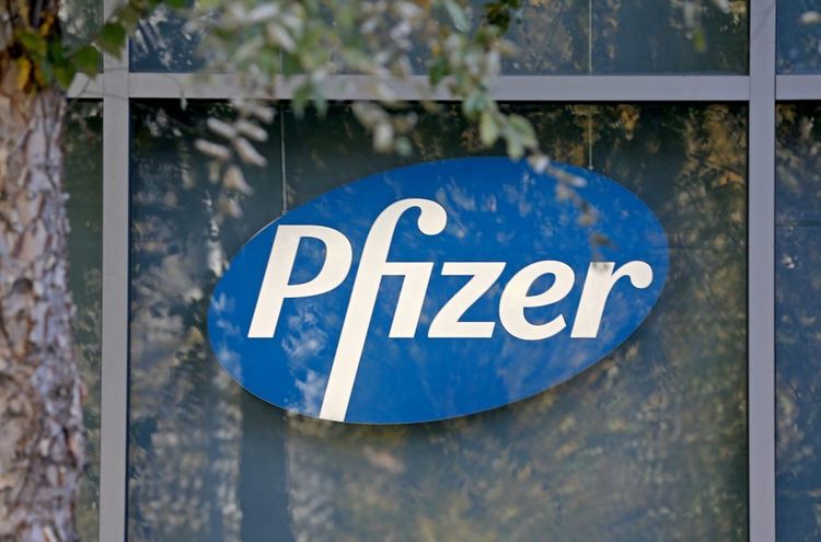 “Pfizer” COVID-19 peyvəndinin satışından 15 milyard dollar gəlir əldə edəcək