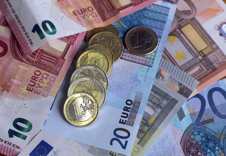 Euro rate to the manat fallen to a two-month low
