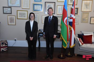 Britaniya səfiri: “Biz göstərdik ki, iqtisadiyyatınızı böyütməklə eyni vaxtda karbon emissiyalarını azalda bilərsiniz”