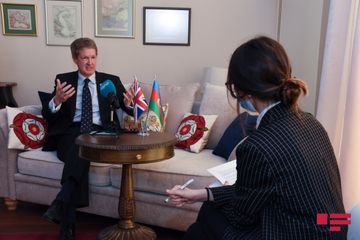 Britaniya səfiri: “Biz göstərdik ki, iqtisadiyyatınızı böyütməklə eyni vaxtda karbon emissiyalarını azalda bilərsiniz”