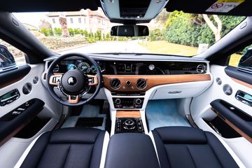 Sadəlikdə mükəmməllik: "Improtex Motors" yeni "Rolls-Royce Ghost"u təqdim edib - FOTO