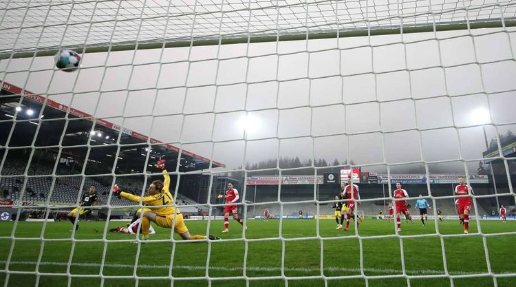 Bundesliqada liderin izləyiciləri qalib gəlib