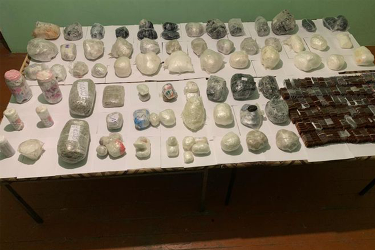 3 people detained in Azerbaijan while trying to smuggle 73 kg of drugs 