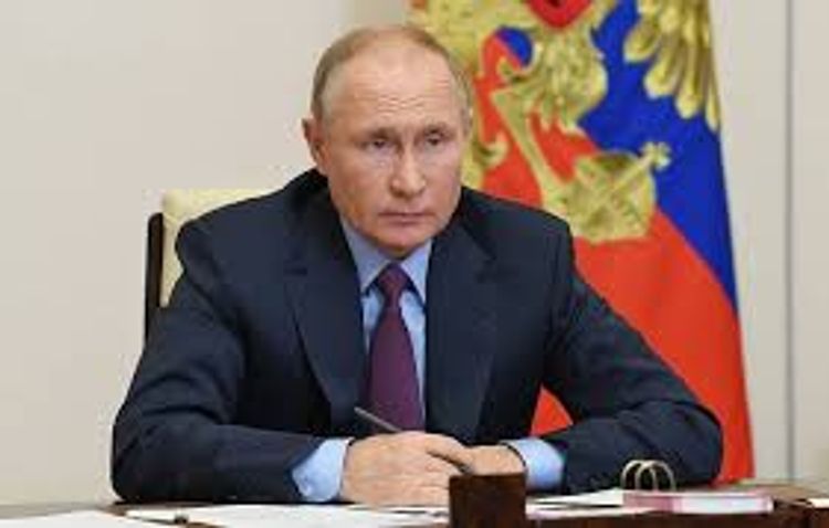 Putin orders to create special commission on development of science and technology