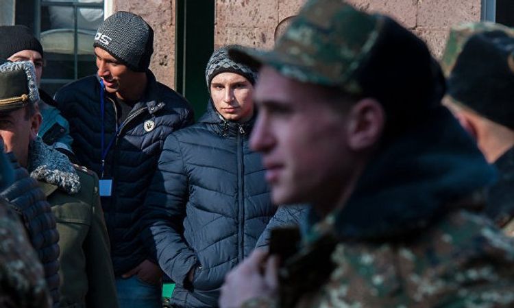 Армения больше не будет отправлять военнослужащих-срочников в Карабах