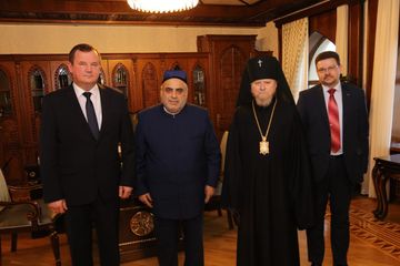 Allahşükür Paşazadə Belarus səfiri ilə görüşüb