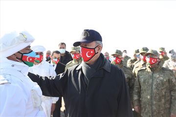 Türkiyə və Azərbaycan müdafiə nazirləri Qarsda birgə təlimi izləyib - VİDEO - FOTO