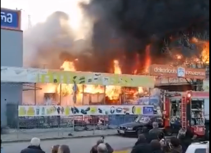 Пожар на рынке в Тбилиси локализован – ОБНОВЛЕНО 