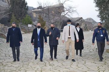 Dövlət Xidmətinin rəis müavini Qobustan qoruğunda olub