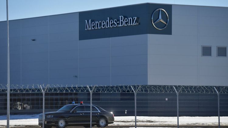 Mercedes отзывает более миллиона машин из-за неисправности