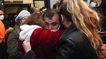 Cavuşoğlu girov götürülən 15 dənizçini İstanbulda qarşılayıb - FOTO - VİDEO