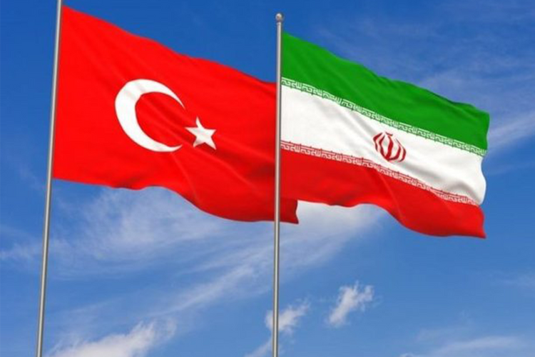 Иран и Турция могут отменить требование о наличии загранпаспортов во время взаимных визитов граждан