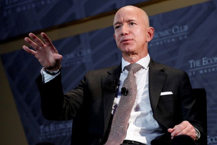 Ceff Bezos yenidən dünyanın ən varlı insanına çevrilib