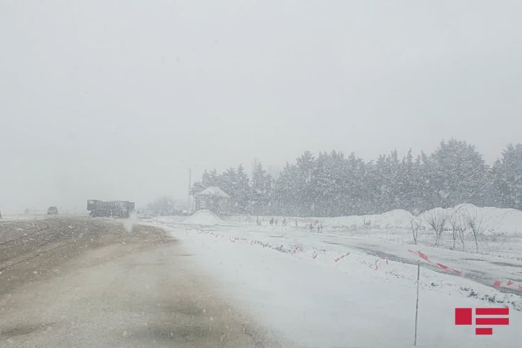 В некоторых районах Азербайджана выпал снег - ФОТО