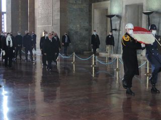 Əli Əsədov Anıtqəbiri ziyarət edib