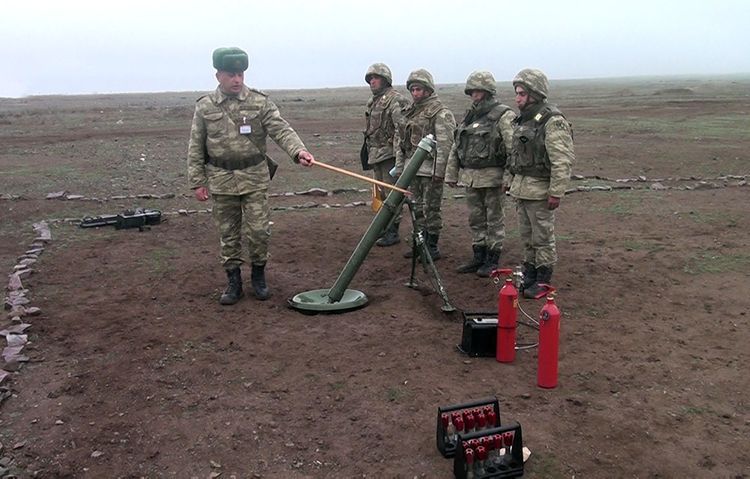 Учебные тренировки минометных батарей с боевой стрельбой продолжаются - ВИДЕО