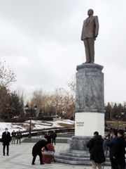 Əli Əsədov Ankarada Heydər Əliyev Parkını ziyarət edib - FOTO