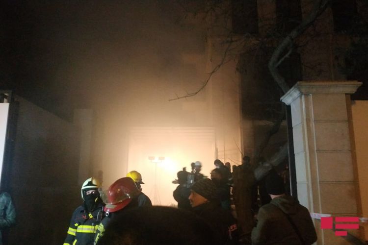 Пожар в подвале здания в Баку потушен – ОБНОВЛЕНО-2