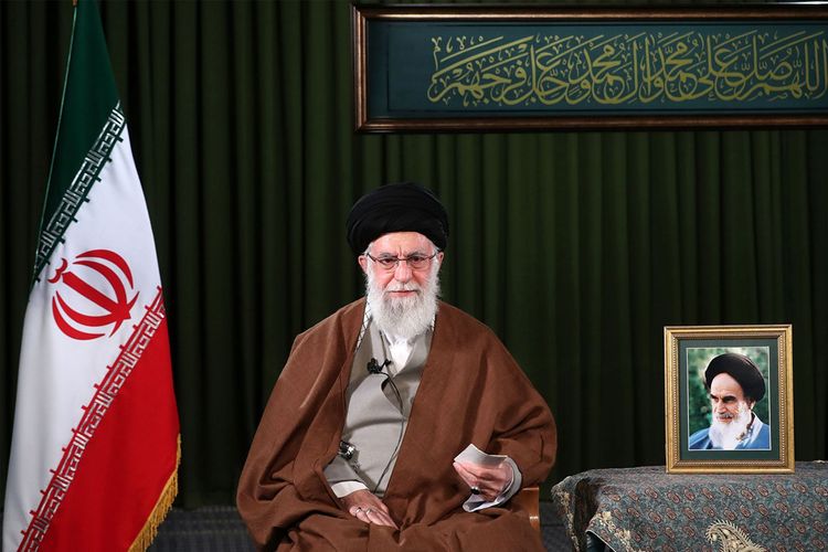 İranın ali lideri Qərbi tənqid edib: "Nüvə məsələsi bir bəhanədir, bizim müdafiə imkanlarımıza qarşdırlar"