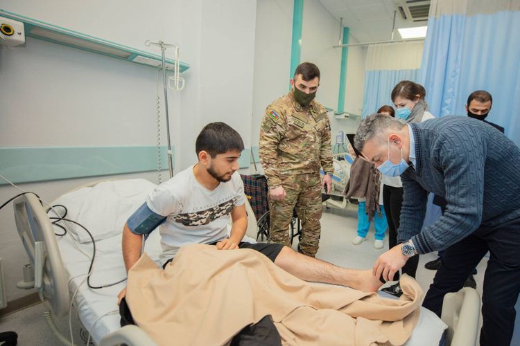Турецкие врачи продолжают обследование азербайджанских участников войны – ФОТО 